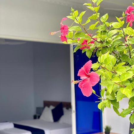 Tides Dhigurah Hotel Dhigurah  Exterior photo