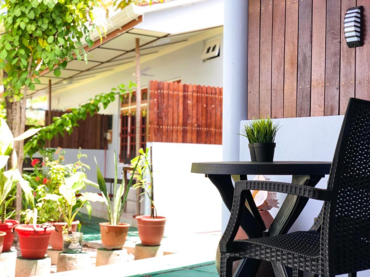 Tides Dhigurah Hotel Dhigurah  Exterior photo